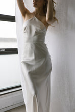 Load image into Gallery viewer, iris | made to order