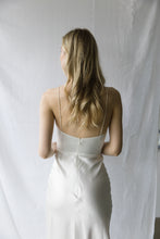 Load image into Gallery viewer, iris | made to order