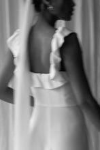 Load image into Gallery viewer, snowdrop veil