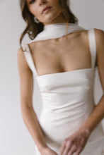 Load image into Gallery viewer, dahlia | made to order