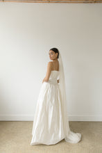 Load image into Gallery viewer, quinn | made to order