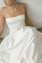 Load image into Gallery viewer, quinn | made to order